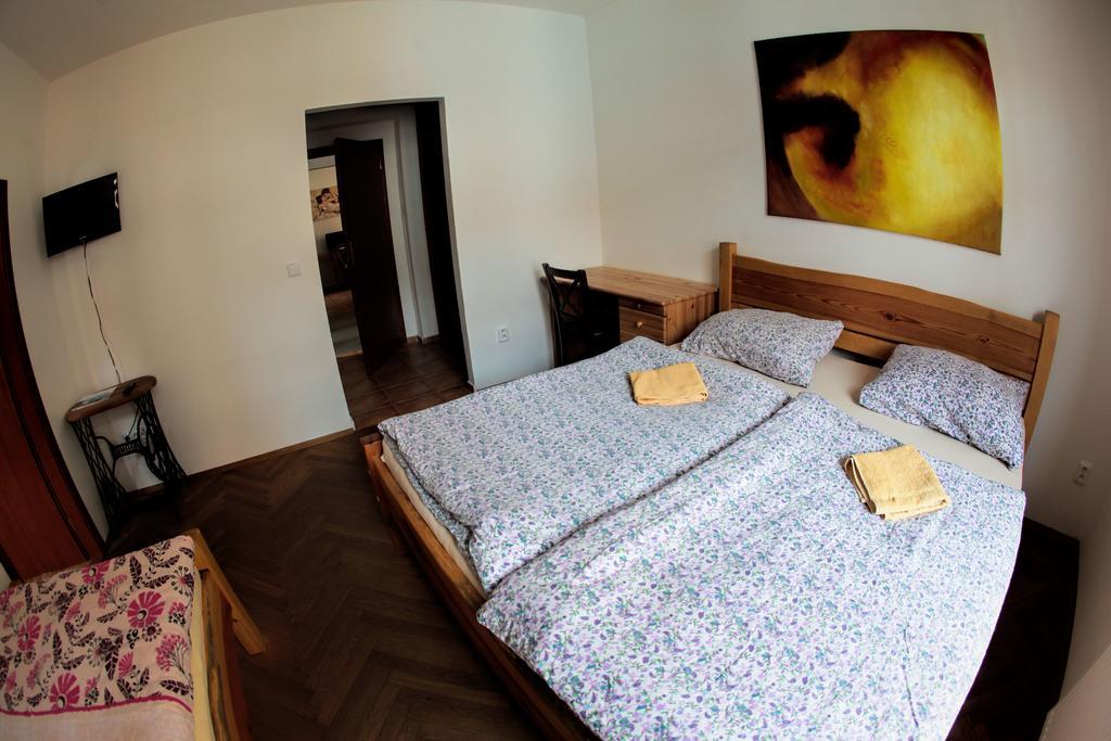 Hostel Singer Pub Ceske Budejovice Phòng bức ảnh