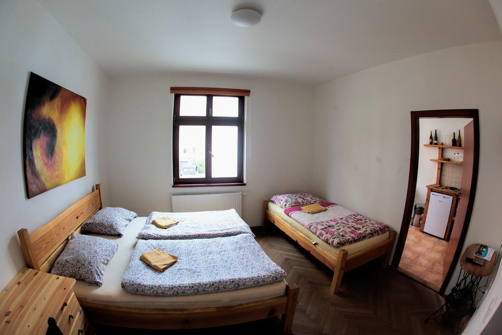 Hostel Singer Pub Ceske Budejovice Phòng bức ảnh
