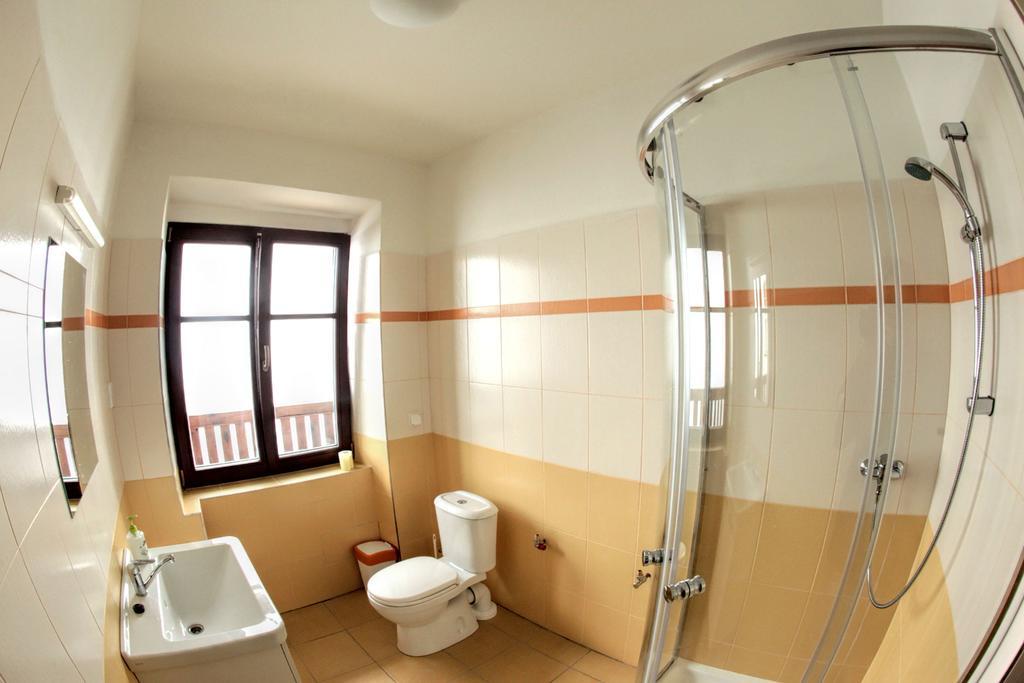 Hostel Singer Pub Ceske Budejovice Phòng bức ảnh