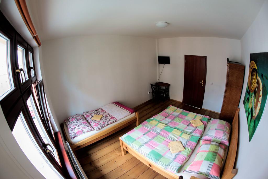 Hostel Singer Pub Ceske Budejovice Phòng bức ảnh